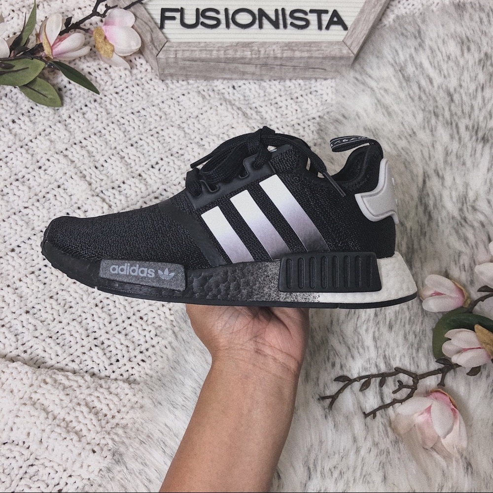 ‼️sold‼️NWT 🍭 Adidas NMD R1 Oreo Ombré 4Y/5.5W - Picture 2 of 9